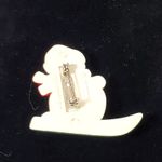 Vtg Avon Snowman Skiing Brooch Pin Winter Holiday Christmas 1.5" Made Hong Kong White Photo 1