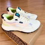 Vans  Mte Crosspath Shoe Natural
Women 8.5US Mens 7.0US Photo 8