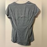 Athleta  Women’s Gray Fitted Short Sleeve Tee Size Small Photo 1
