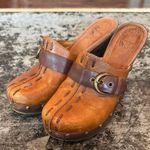 White Mountain  Brown Leather 3" Heeled Buckle Clogs Size 8 Photo 0