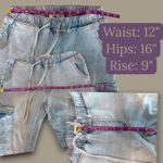 Almost Famous Light Wash Denim Cargo Joggers Women’s Size S Elastic Waist Photo 6