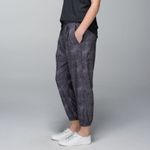 Lululemon  Rollin' With My Omies Pant Burlap Texture Black Dune / Black 6 Photo 1