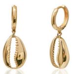 Cowrie Shell Huggies Photo 0