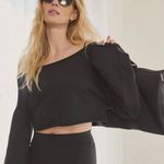 Alo Yoga Alo Cropped Barre Yoga Shoulder Cover-Up Photo 0