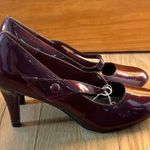 Soft Style Women’s Dark Red Heels Ruby Patent Leather Shoes Size 9 Photo 3