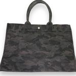 Quilted Koala Kanvas East Photo 5