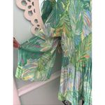 Sunny Leigh  Blouse Green Pink 1X Crinkle Pattern Key Hole Flowy Top Tropical Photo 2