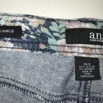 a.n.a VINTAGE FLORAL DESIGN CROPPED STRETCH JEANS SIZE 6 Photo 2
