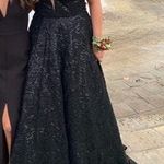 Black Prom dress w sequin derailing Size 10 Photo 0