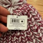 Chunky Knit Pom Photo 12