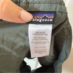 Patagonia  Women’s Upcountry Outdoor Shorts in Mission Olive Size 14 Photo 2