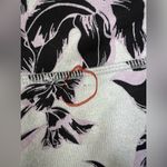 Athleta  HIGH RISE MAGNOLIA CHATURANGA™ CAPRI SIZE S Photo 3