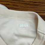 UNI QLO Casual Cream T Photo 3