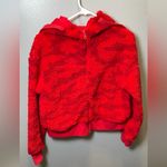 Aerie Offline Women's Red Camo Sherpa Cropped Zip Up Jacket Size Medium Photo 2