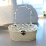 VINTAGE 1950s LUCITE PURSE Handbag PEARL Marbleized Ivory Round Box Style Nice! White Photo 1
