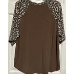 Zenana Outfitters Women's Light Brown Animal Print Short Sleeve T-Shirt Front Pocket Size L Photo 1