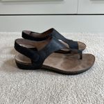 Dansko  Reece Sandal Size 39 8.5 Black Leather Toe Strap Slingback Flat Photo 2