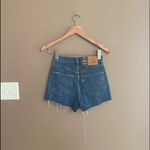 Levi's NWT Levi’s Ribcage Short in Charleston Chill Size 28 Photo 5