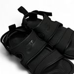 Nike  owaysis triple black wonens sandals size9 Photo 5