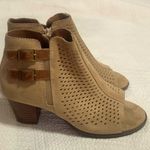 Vionic  Women's Aloft Chryssa Light Sand Perfed Suede Pumps sandals 6.5 M Photo 2
