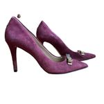 Michael Kors Women's Classic Pump Heels Shoe Size 6.5 Maroon Suede Gold Bow Photo 3