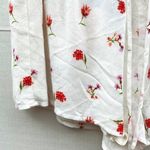 Wild Honey NWT Womens size large white floral casual shorts Photo 2