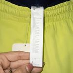 Fabletics NWT Wild Lime Hali Breathe Mid-Rise Run Shorts Size Large Photo 8