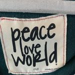 Peace Love World  green thankful shirt size M/L‎ Photo 2