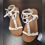 Vionic  WHITE SANDAL with Metallic Studs GREAT SHAPE Photo 1