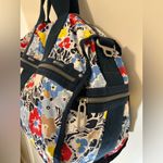LeSportsac Rare HTF  Women's Large Weekender Tote Duffle Bag in Ocean Blooms Bag Photo 4