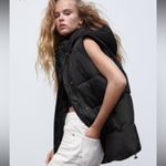 ZARA  WATER-RESISTANT PUFFER GILET Photo 1