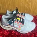 Nike Athletic Shoes - gray , Yellow, Red, Black Photo 3