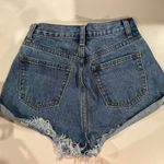 superdown kathleen denim short in stone wash Photo 4