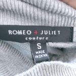 Romeo + Juliet Couture  Grey Mock Neck Knit Ribbed Sweater Size Small Photo 6