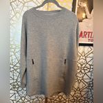 Varley  Bayliss sweatshirt in grey with zip pockets, Small Photo 1
