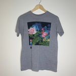 Mighty fine | Blurred Flower Photoreal Short Sleeve Graphic Tee | Large Photo 1