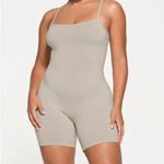 SKIMS  outdoor cami onesie color stone size M‎ NWT Photo 10
