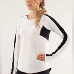 Lululemon Run: Bold In The Cold Long Sleeve Polar Cream / Black - Rare! Photo 0