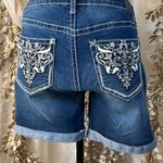 Love Indigo  Women’s Size 6 Blue Denim Shorts Embroidered Pockets cuff Hem casual Photo 4