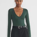 Babaton ARITZIA V Neck Green Cropped Long Sleeve Top Small Photo 0