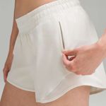 Lululemon  High-Rise Hotty Hot Shorts 2.5" white Photo 0