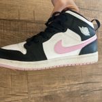 Nike Jordan’s Photo 2