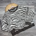 Olivaceous  zebra printed sweater‎ Photo 2