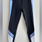 Alo Yoga Elevate Contrast-Panel Sport Leggings, Black/ UV Blue, Size 4 Photo 3