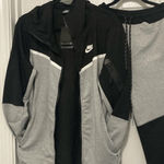 Nike  Women’s Sweat Suit Small Photo 0