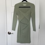 Alice + Olivia NWT Estelle Fitted Long Sleeve Midi Dress - Green Photo 2