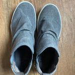Boutique Shoes Slip On Gray Size 6.5 Photo 2