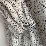 Jaclyn Smith Size XL patterned blouse with a zipper detail at the neckline Photo 7