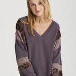 Blu Clover Sweatshirt Velvet & Lace Detail V Photo 12