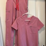 FIGS  Scrubs Set Photo 0